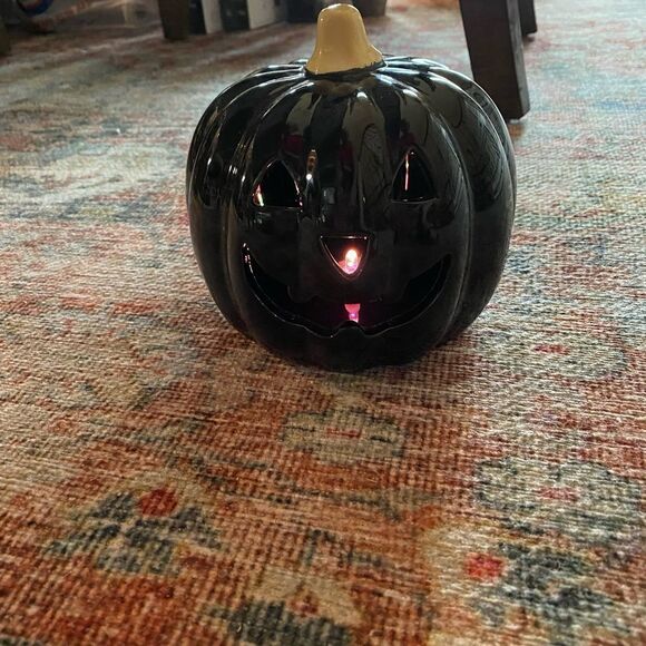 Light-up ceramic Jack o’lantern - Picture 1 of 7